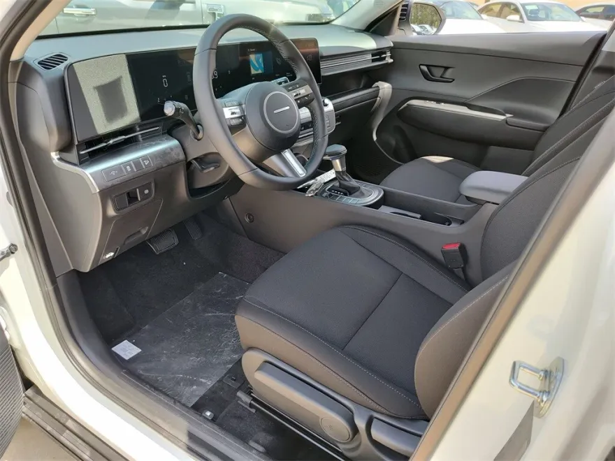 2026 Hyundai Kona SEL photo 1