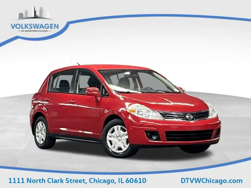 2011 Nissan Versa 1.8 S photo 1