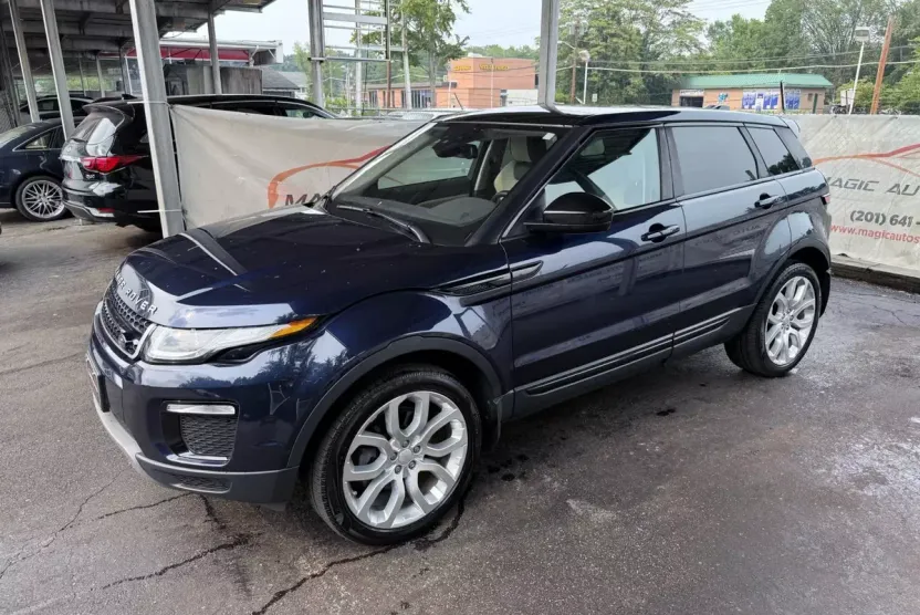 2016 Land Rover Range Rover Evoque SE photo 1