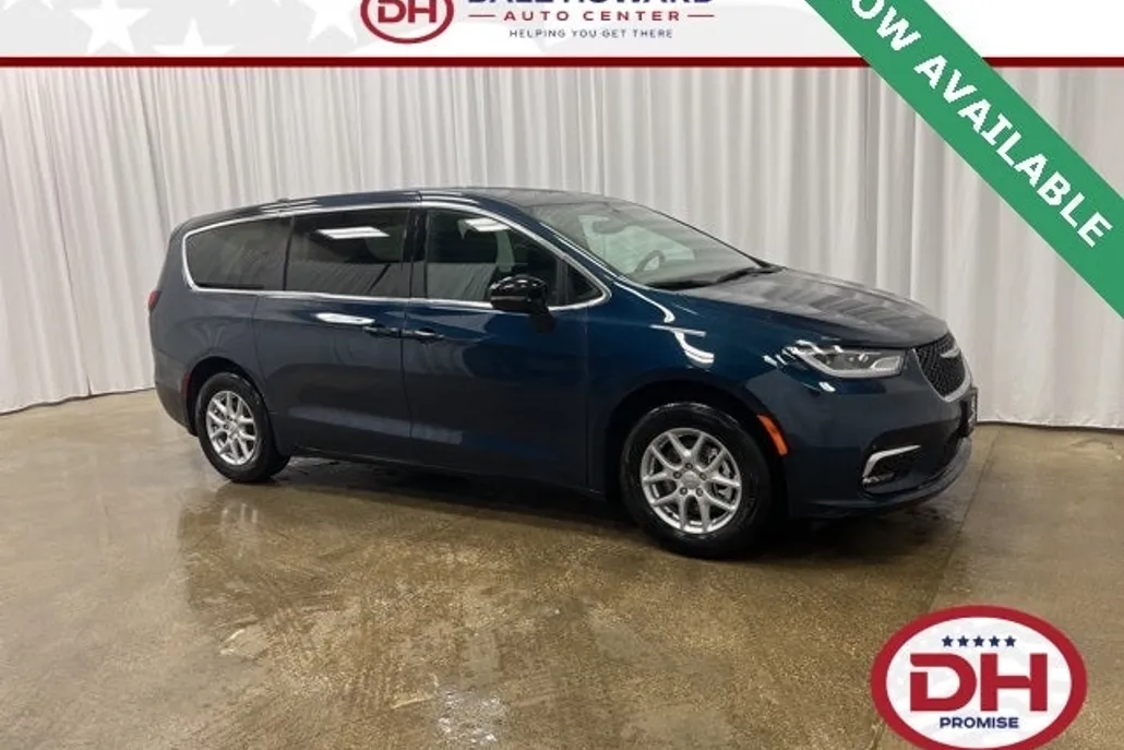 2025 Chrysler Pacifica Base photo 1