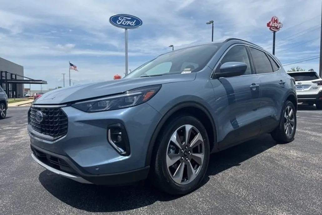 2023 Ford Escape Hybrid Platinum photo 1