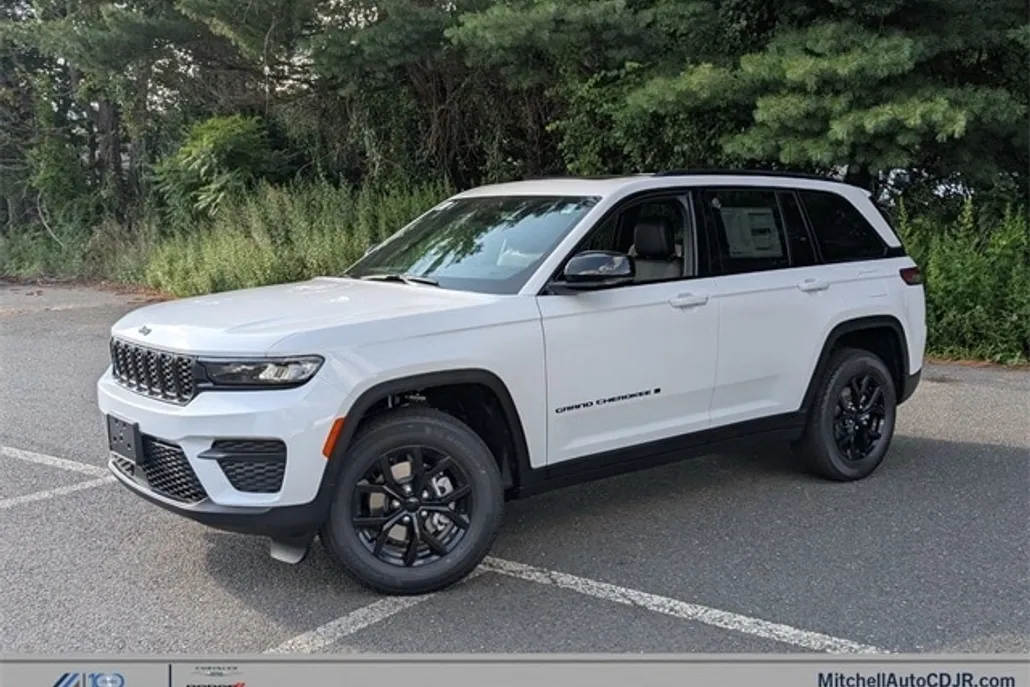 2025 Jeep Grand Cherokee Laredo Sport photo 1