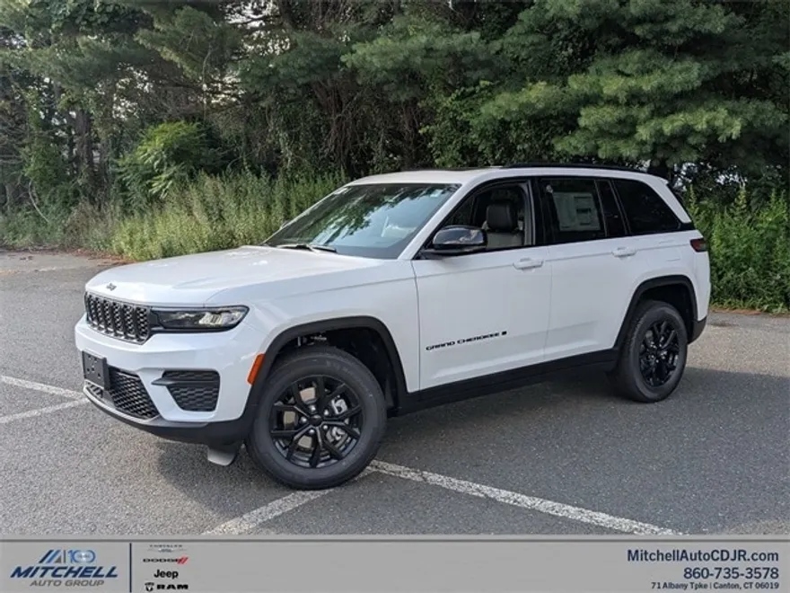2025 Jeep Grand Cherokee Laredo Sport photo 1