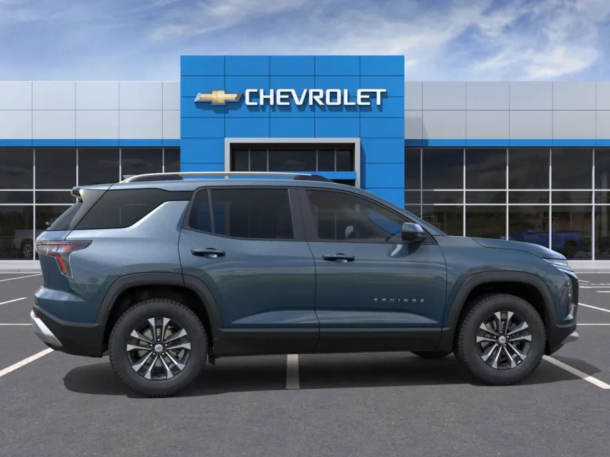 2026 Chevrolet Equinox LT photo 1