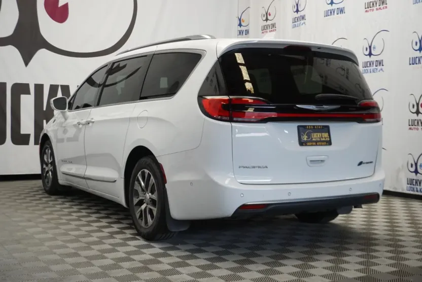 2022 Chrysler Pacifica Hybrid Pinnacle photo 1