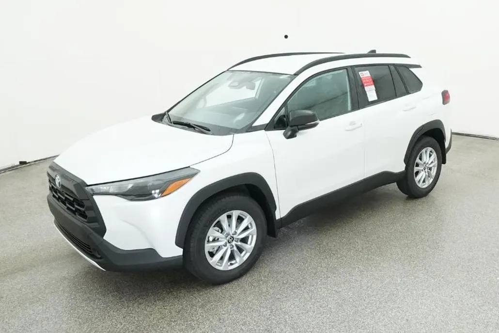 2026 Toyota Corolla Cross LE photo 1