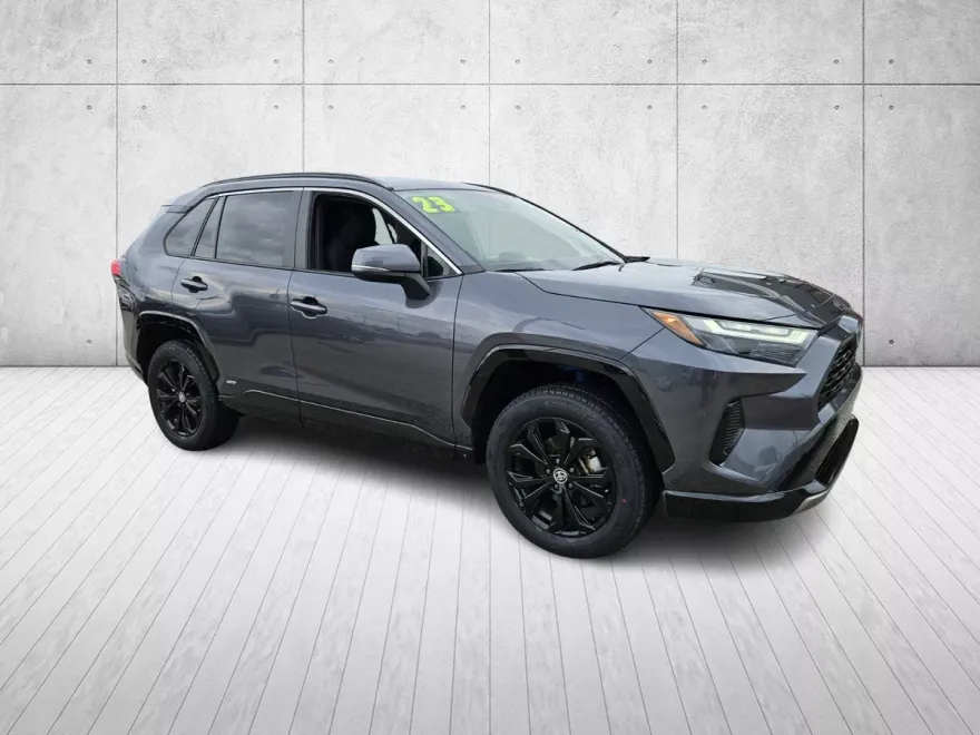 2023 Toyota RAV4 Hybrid SE photo 1