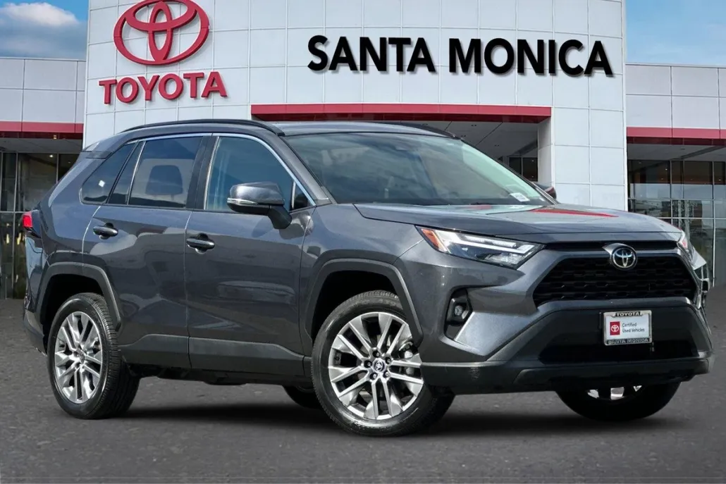 2023 Toyota RAV4 XLE Premium photo 1
