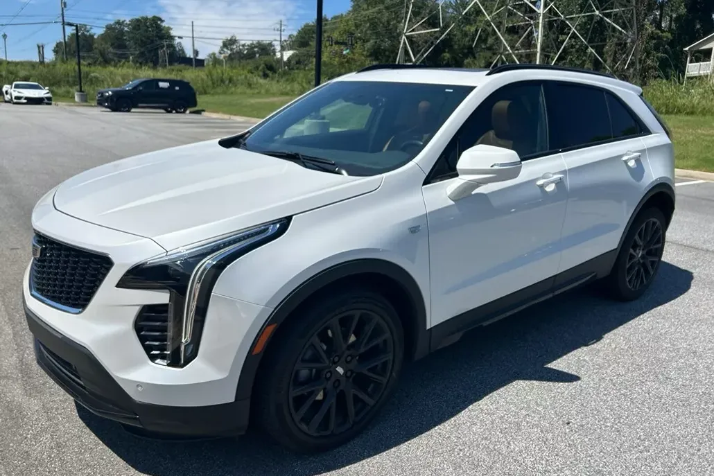 2023 Cadillac XT4 Sport photo 1