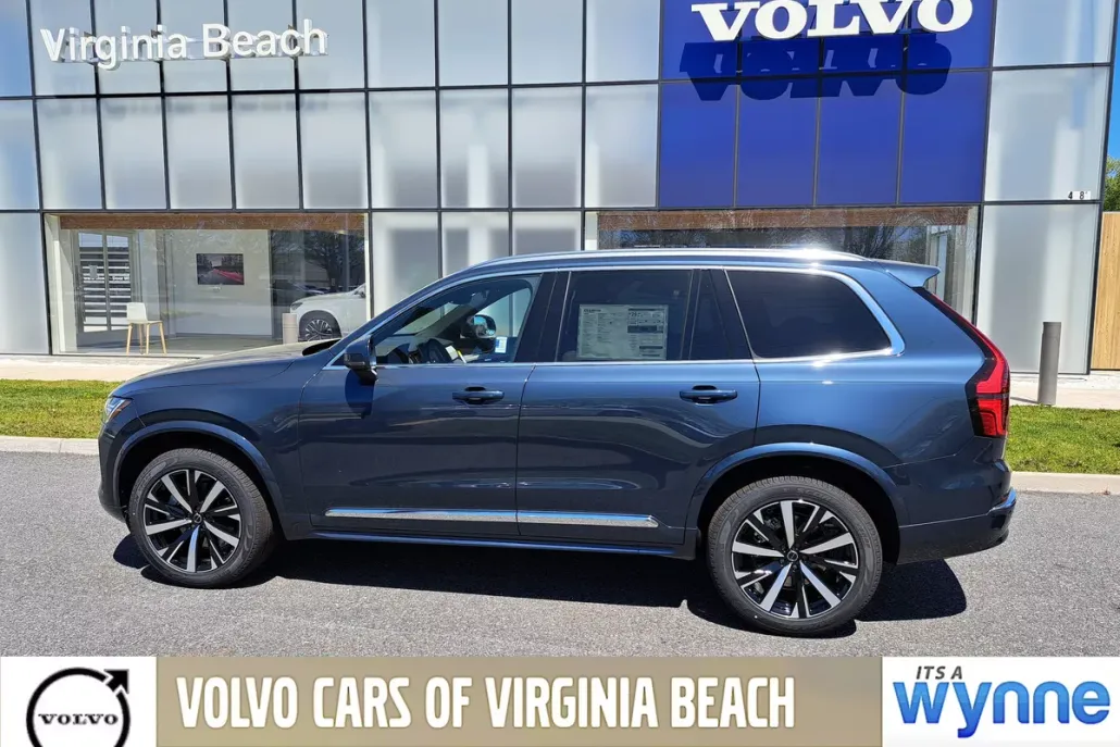 2025 Volvo XC90 B5 Core photo 1