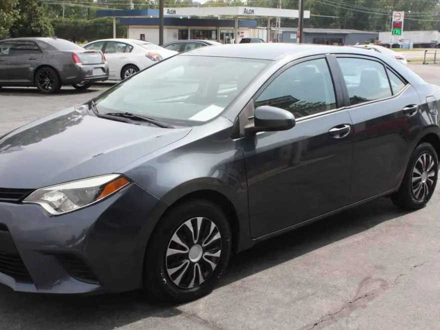 2014 Toyota Corolla L photo 1