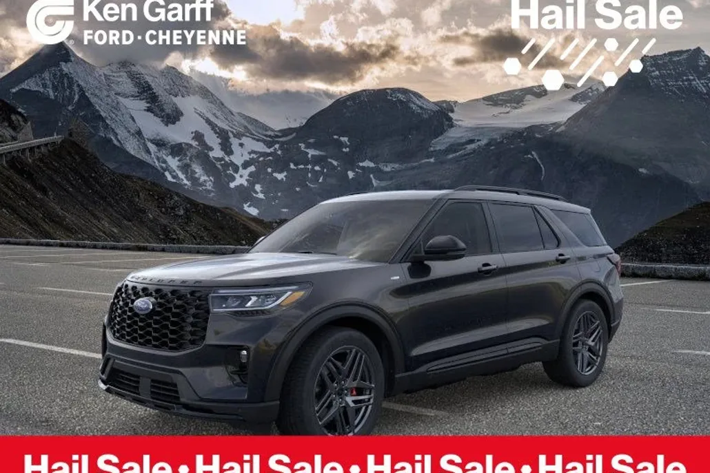 2025 Ford Explorer ST-Line photo 1