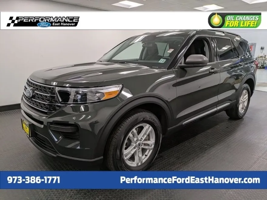 2022 Ford Explorer XLT photo 1