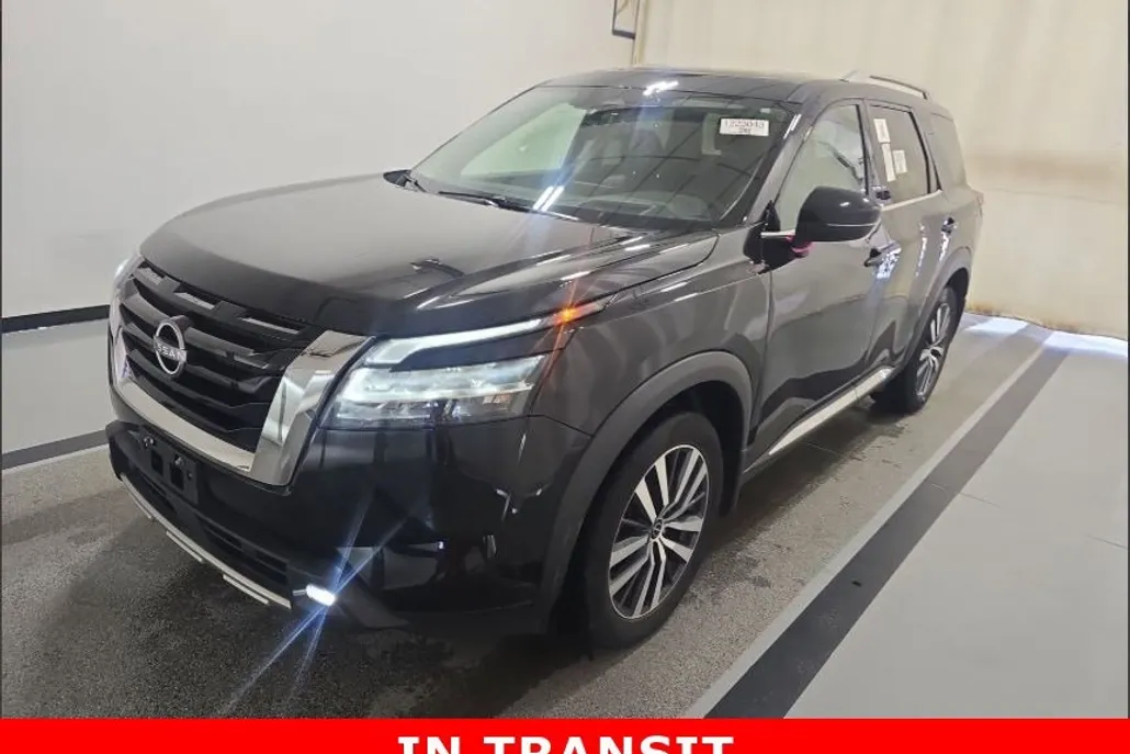 2022 Nissan Pathfinder Platinum photo 1