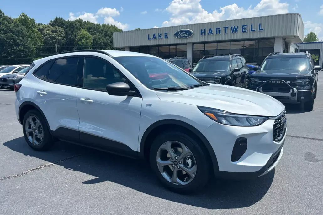 2025 Ford Escape ST-Line photo 1
