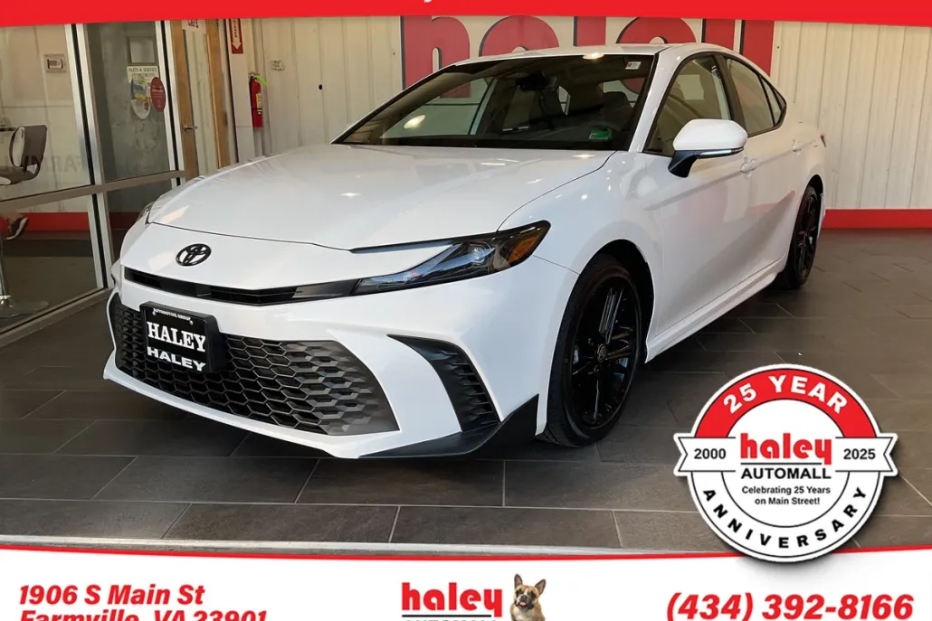 2026 Toyota Camry SE photo 1