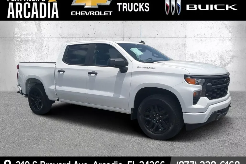 2025 Chevrolet Silverado 1500 Custom photo 1