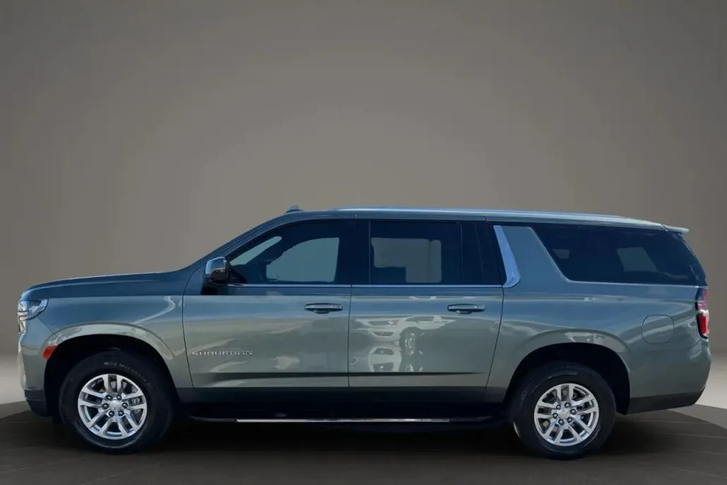 2024 Chevrolet Suburban LS photo 1