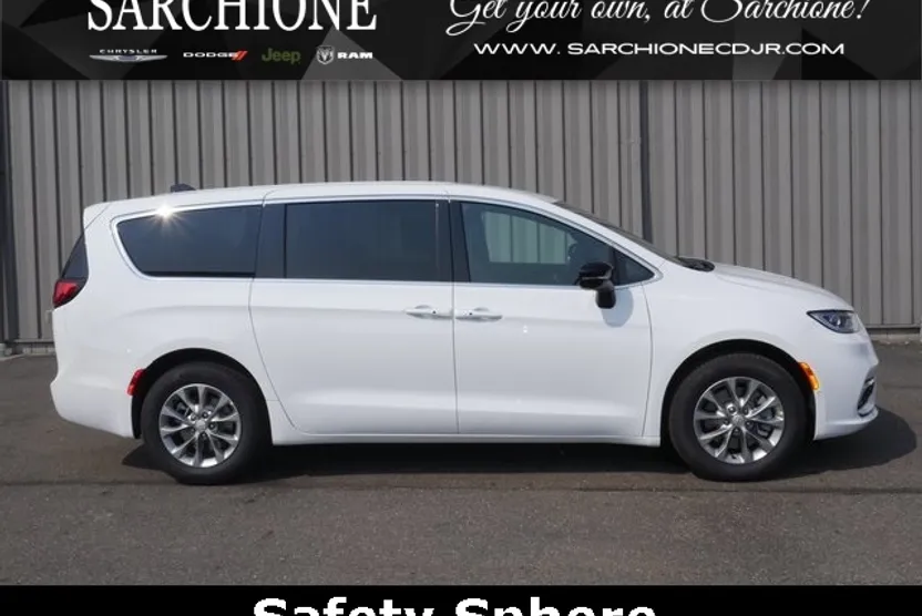 2026 Chrysler Pacifica photo 1