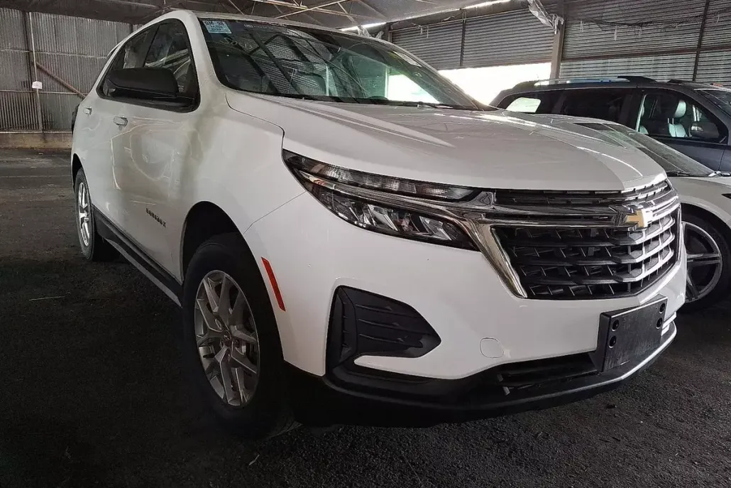 2022 Chevrolet Equinox LS photo 1