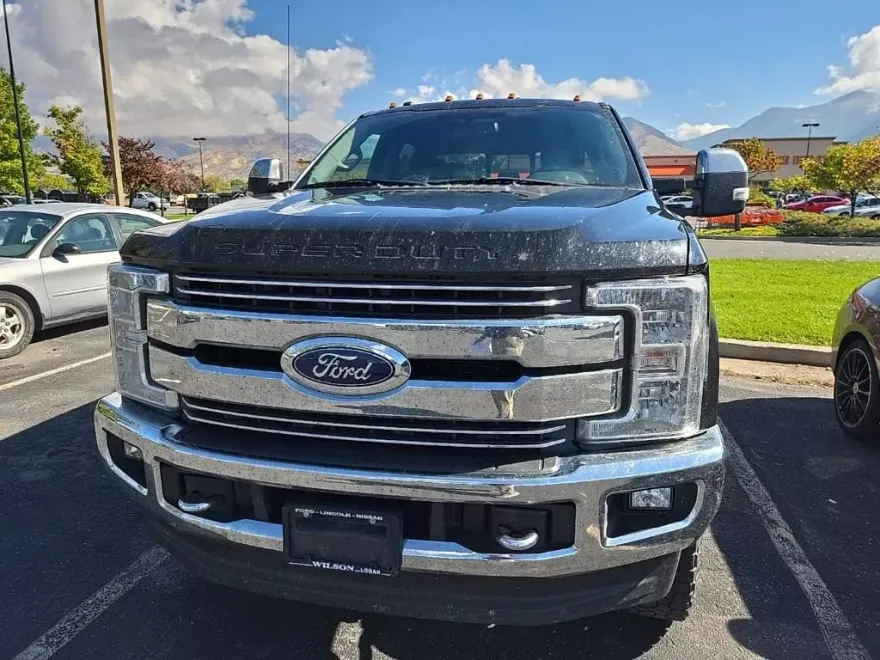 2017 Ford F-350 Lariat photo 1
