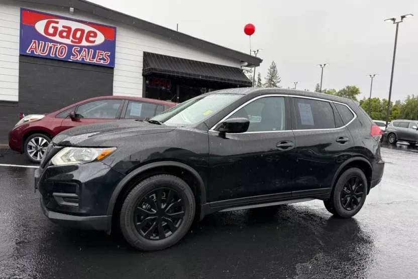 2018 Nissan Rogue S photo 1