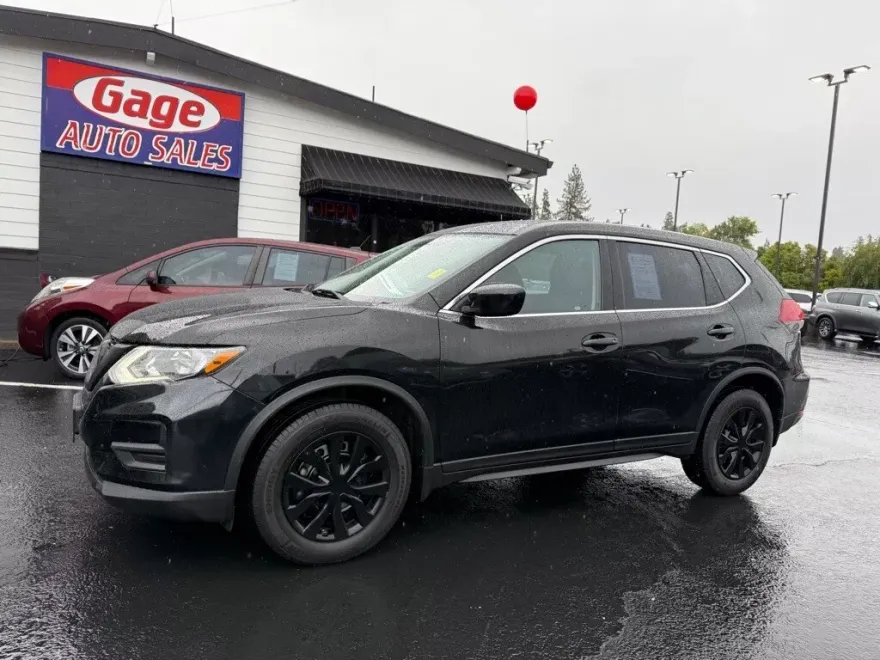 2018 Nissan Rogue S photo 1