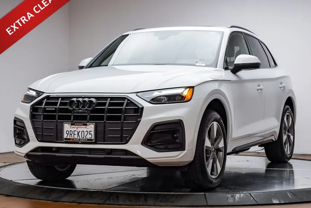 2024 Audi Q5 40 Premium Plus photo 1