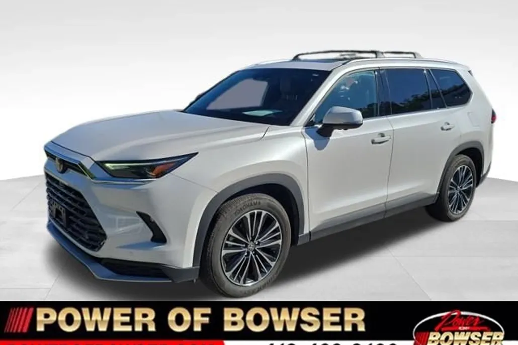2024 Toyota Highlander Hybrid Platinum photo 1