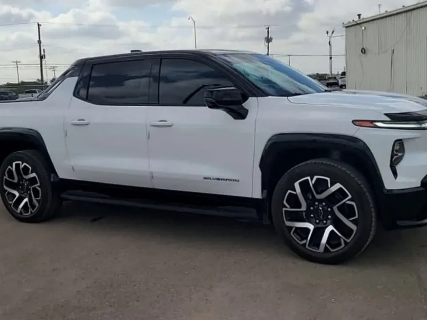 2024 Chevrolet Silverado EV RST photo 1