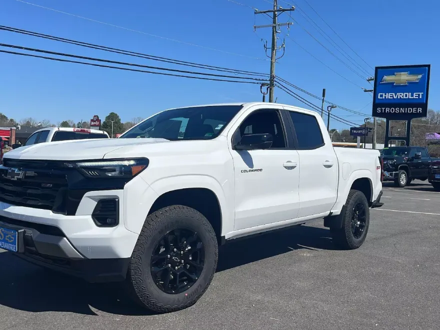 2025 Chevrolet Colorado Z71 photo 1