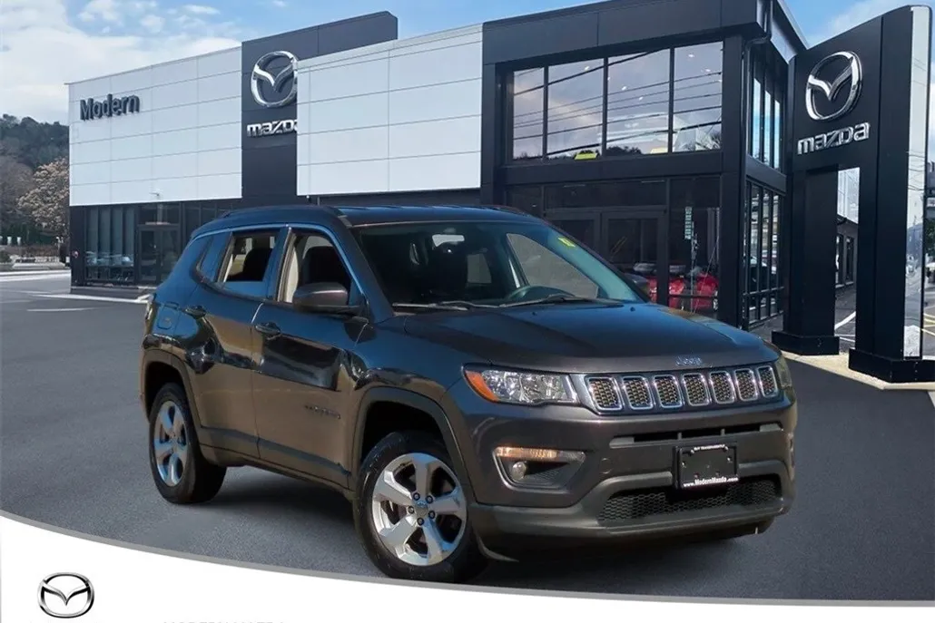 2017 Jeep Compass Latitude photo 1