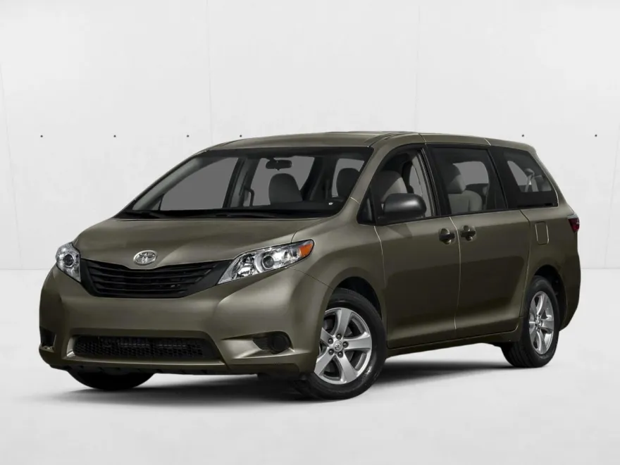 2015 Toyota Sienna XLE photo 1