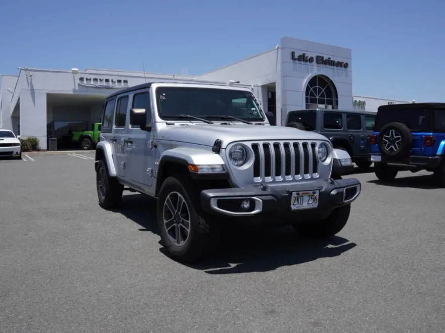 2023 Jeep Wrangler Sahara photo 1