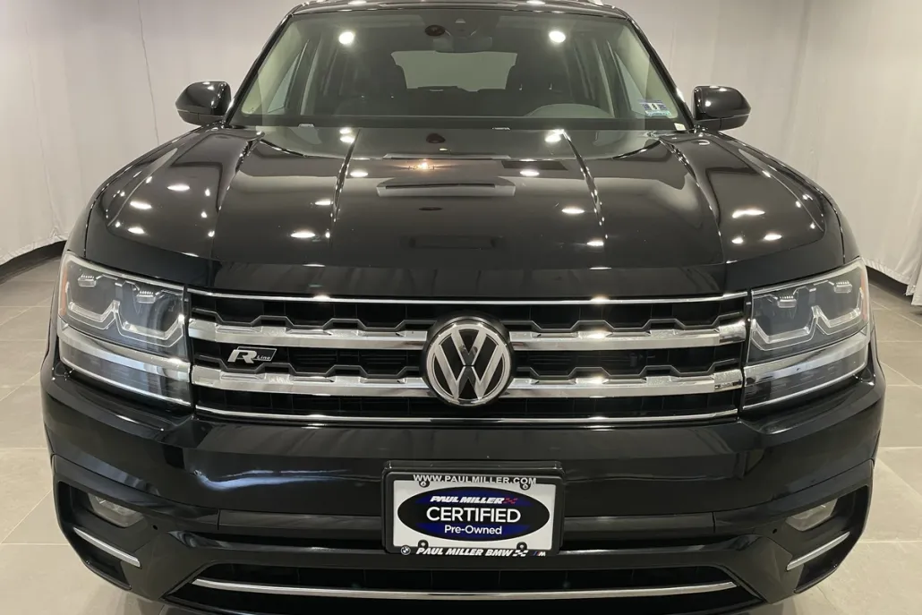 2019 Volkswagen Atlas V6 SE Technology R-Line photo 1
