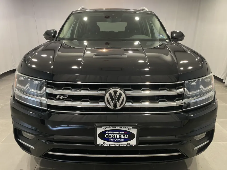 2019 Volkswagen Atlas V6 SE Technology R-Line photo 1