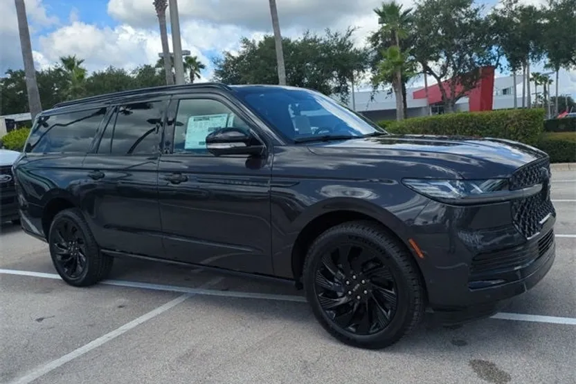 2025 Lincoln Navigator L Reserve photo 1