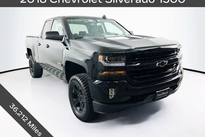 2018 Chevrolet Silverado 1500 LT photo 1