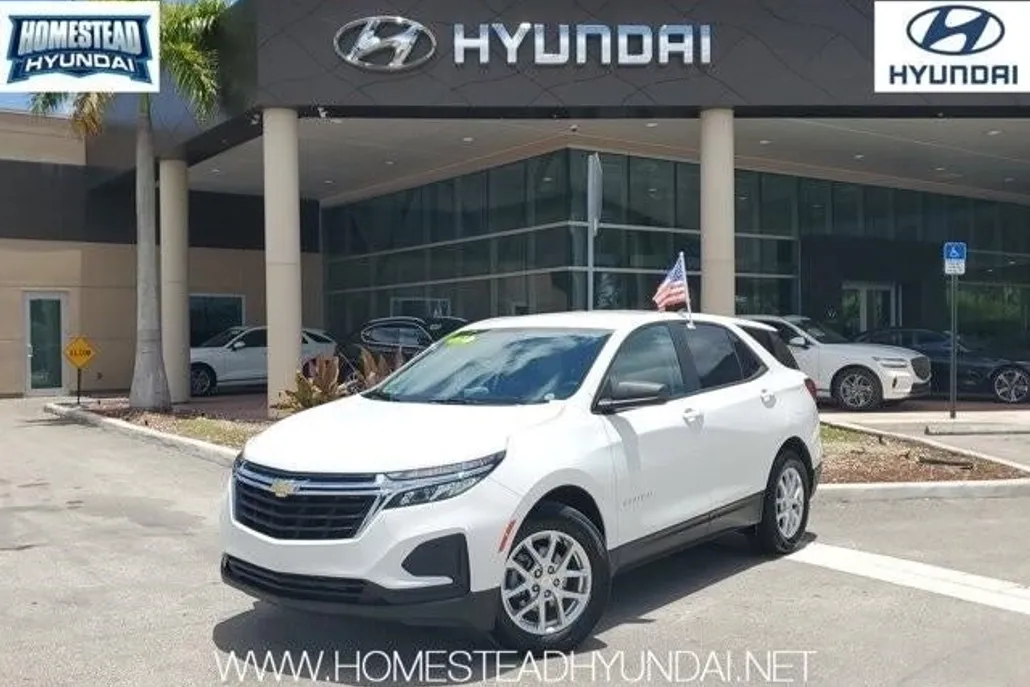 2022 Chevrolet Equinox LS photo 1