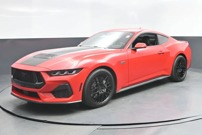 2025 Ford Mustang GT photo 1