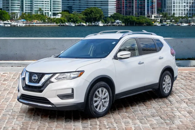 2019 Nissan Rogue SV photo 1