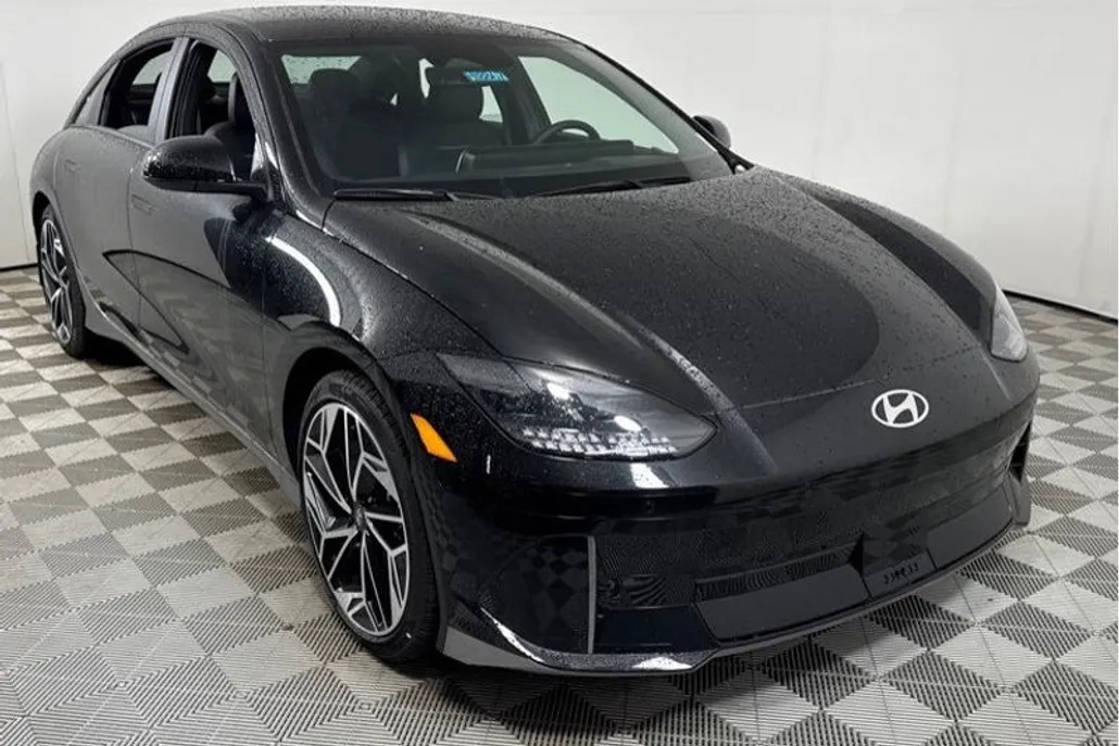 2025 Hyundai Ioniq 6 SEL photo 1
