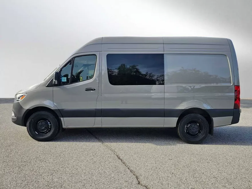 2025 Mercedes Benz Sprinter 2500 Standard Roof photo 1