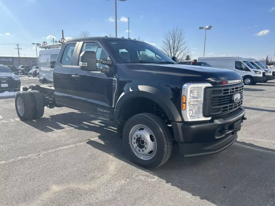 2025 Ford F-450 XL photo 1