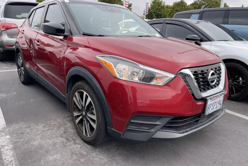 2020 Nissan Kicks SV photo 1