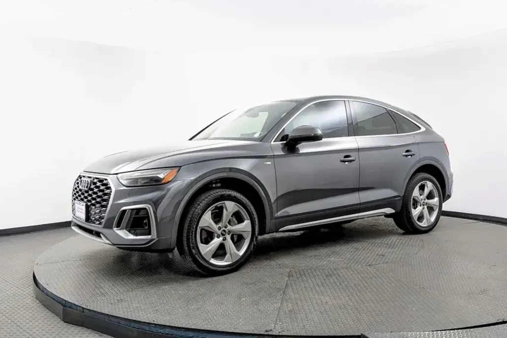 2021 Audi Q5 Sportback Premium Plus photo 1
