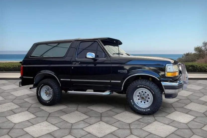 1992 Ford Bronco photo 1