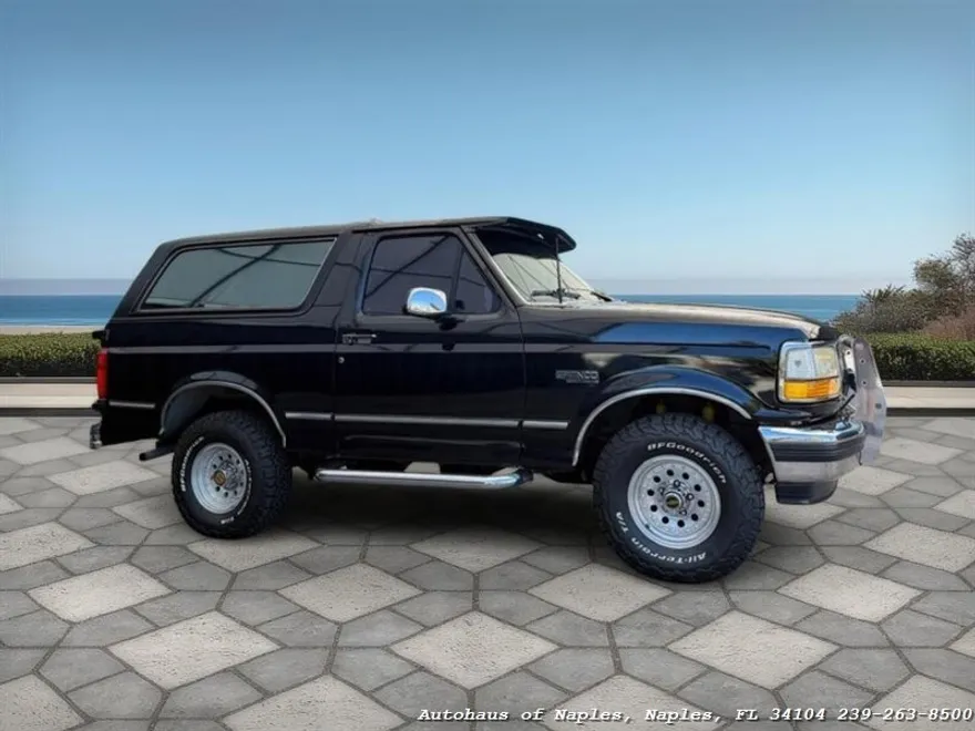 1992 Ford Bronco photo 1