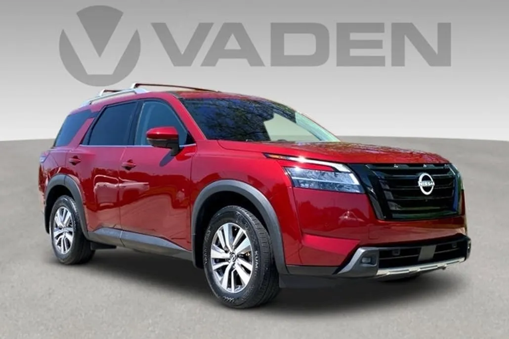 2022 Nissan Pathfinder SL photo 1