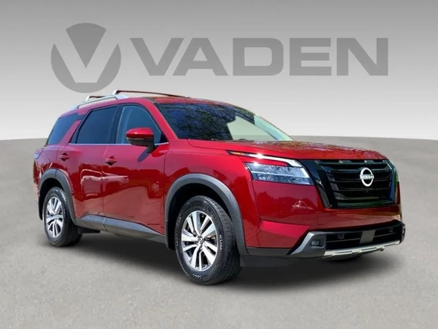 2022 Nissan Pathfinder SL photo 1